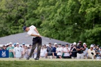 Xander Schauffele lidera PGA Championship, Tiger Woods falha o ‘cut’