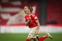 Lúcia Alves eleita melhor jogadora da Liga feminina pelo sindicato