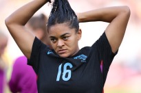 Infantino manifesta apoio à inglesa Jess Carter que denunciou insultos racistas
