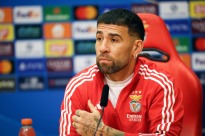 Benfica anuncia a saída do central argentino Otamendi