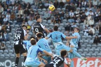 Nacional e Casa Pia empatam 0-0 no Funchal