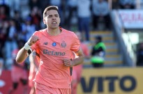 Bednarek integra comitiva do FC Porto para visita ao Benfica