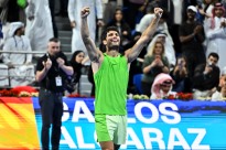 Alcaraz conquista em Doha segundo título de 2026 frente a Fils em 50 minutos
