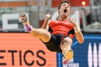Suíço Simon Ehammer bate recorde mundial do heptatlo com 6.670 pontos