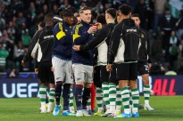 Viktor Gyökeres aplaudido antes do jogo no regresso a Alvalade