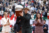 Sinner bate Alcaraz, conquista Masters 1.000 de Monte Carlo e liderança do ranking