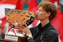 Sinner destrona Alcaraz e assume a liderança do ranking mundial de ténis