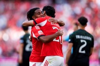 Benfica vence Moreirense e reforça segundo lugar provisório