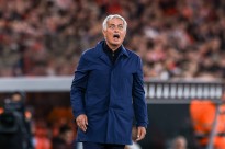 Mourinho tem proposta de renovação, mas só quer analisar no domingo