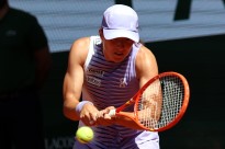 Iga Swiatek afasta Emerson Jones e segue para a segunda ronda de Roland Garros
