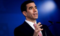 Leitão Amaro sublinha coesão e estabilidade do Governo sem comentar Passos Coelho