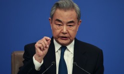 MNE chinês pede cessar-fogo no Irão em conversas com homólogos do Bahrein e Kuwait