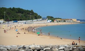 Interditada praia de Santo Amaro de Oeiras devido a foco de poluição