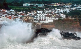 Todas as ilhas dos Açores sob aviso amarelo por previsões de chuva forte