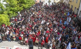 Mais de oito mil pessoas saem à rua pela democracia em Coimbra