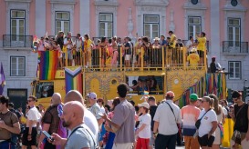 Milhares de pessoas na Avenida da Liberdade em Lisboa para reivindicar direitos LGBTI+
