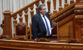 Governo rejeita “parceiros preferenciais” e não compreende críticas do PS