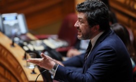 PS quer eliminar prazos para reagrupamento de menores, cônjuge e pessoas dependentes