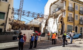 Um dos edificios vizinhos de fachada que ruiu em Lisboa sem estabilidade estrutural