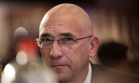 Passos Coelho acusa governantes de viciarem concursos para altos cargos da administração pública