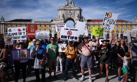 Norte-americanos protestam em Lisboa contra políticas de Trump