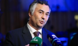 Congelamento das propinas é "péssima decisão" e "retrocesso histórico" - ministro