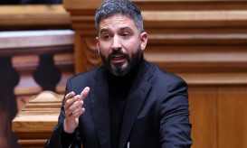 BE sugere que Montenegro espera votos do Chega para aprovar pacote laboral