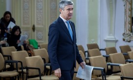 Carneiro considera que Luís Neves será "personalidade forte" em "Governo frágil"