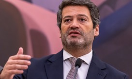 Investigador aponta “domínio de Ventura sobre o Chega” comparável à Coreia do Norte