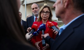 Ministra da Saúde admite revisão do caderno de encargos de transferência de competências