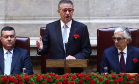 25 Abril: Seguro alerta que a liberdade "desaparece aos poucos" e defende transparência nos donativos políticos