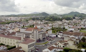 Teatro Micaelense com orçamento “insuficiente” aos 75 anos - administração
