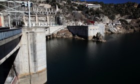 É extemporâneo contar com impostos da venda de barragens da EDP "nos próximos anos" - ministro