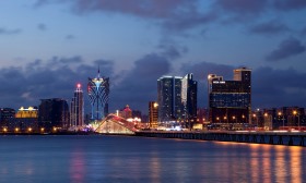 Trio musical toca em Hong Kong em busca de novo público para crioulo de Macau