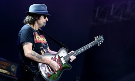 Morreu o músico Phil Campbell, da banda  Motörhead