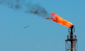 Cotação do Brent desce 1,63% e volta a cair abaixo dos 70 dólares por barril
