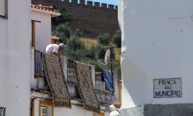 Tapetes de Arraiolos ´invadem` ruas da vila alentejana a partir de quinta-feira