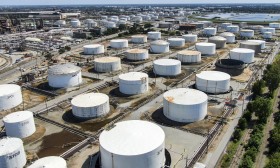 Consumo mundial de petróleo deve cair “ligeiramente” em 2030, pela 1.ª vez desde 2020