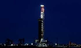 Brent sobe 5% e ultrapassa os 107 dólares
