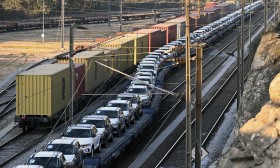 Transporte ferroviário de mercadorias cai 10% até abril e associação culpa incentivos à rodovia