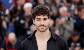 Ator português José Condessa em série brasileira para a Netflix