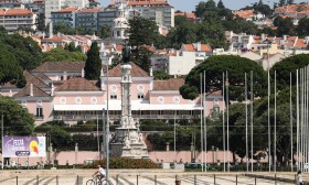 Palácio de Belém de cor de laranja para lembrar violência contra as mulheres