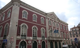 "Julieta e Romeu", peça vencedora do Prémio Miguel Rovisco, estreia-se no Teatro da Trindade