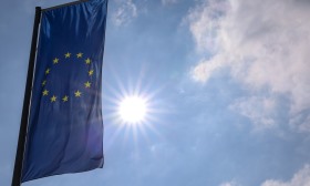 Eurovisão: Bandeira da UE foi proibida devido a contexto "político global sensível"