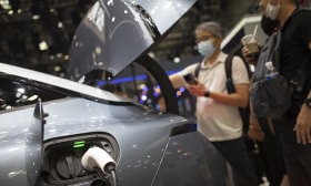 Indústria automóvel chinesa considera “protecionismo” plano dos EUA de subir taxas