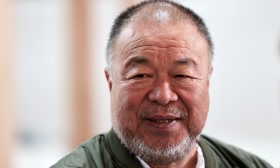Artista chinês Ai Weiwei vai ser convidado da bienal de arte têxtil Contextile em 2026