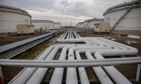 Rússia retoma entrega de crude à Hungria pelo oleoduto atacado por Kiev