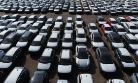 Tarifas dos EUA contribuíram para queda recorde da produção automóvel britânica