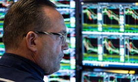 Wall Street abre mista após recordes na véspera