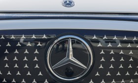 Mercedes alerta que setor automóvel pode entrar em colapso com regulamentação europeia